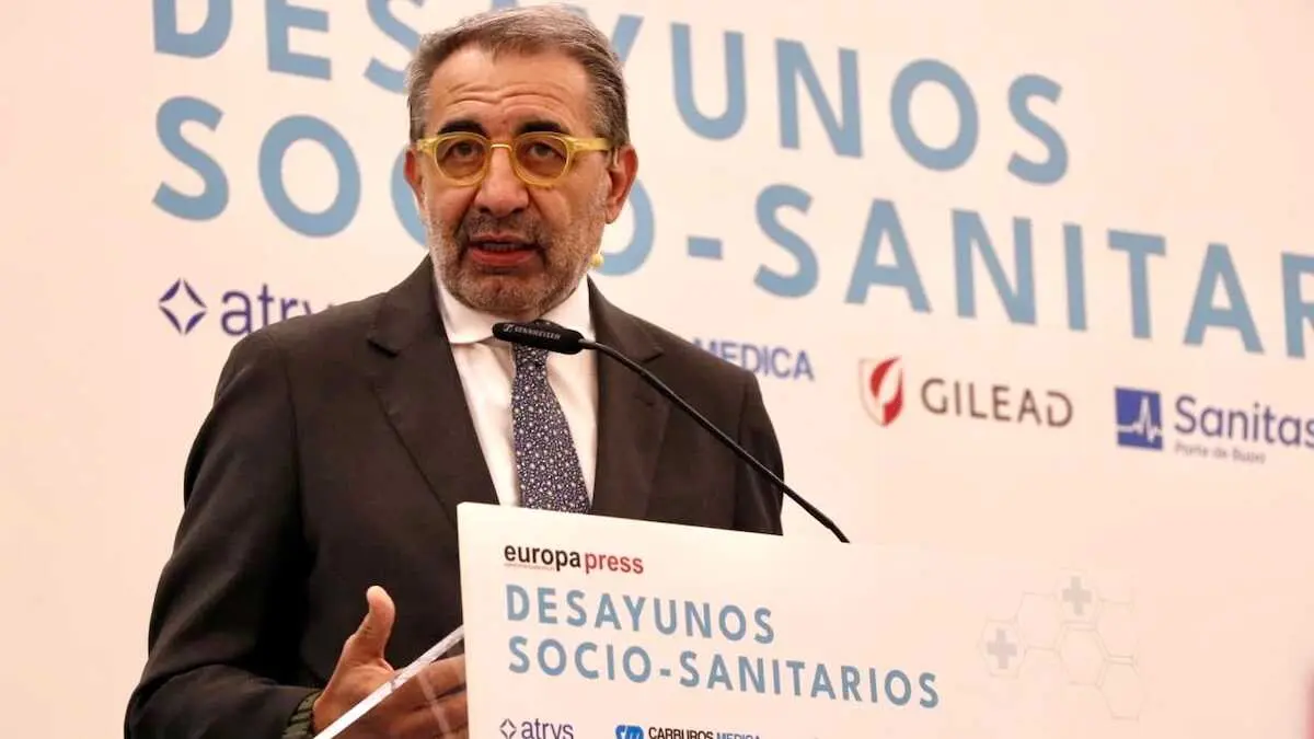 El consejero de Sanidad de Castilla-La Mancha, Jes&uacute;s Fern&aacute;ndez Sanz, durante el desayuno informativo que ha protagonizado este mi&eacute;rcoles en Madrid organizado por Europa Press.