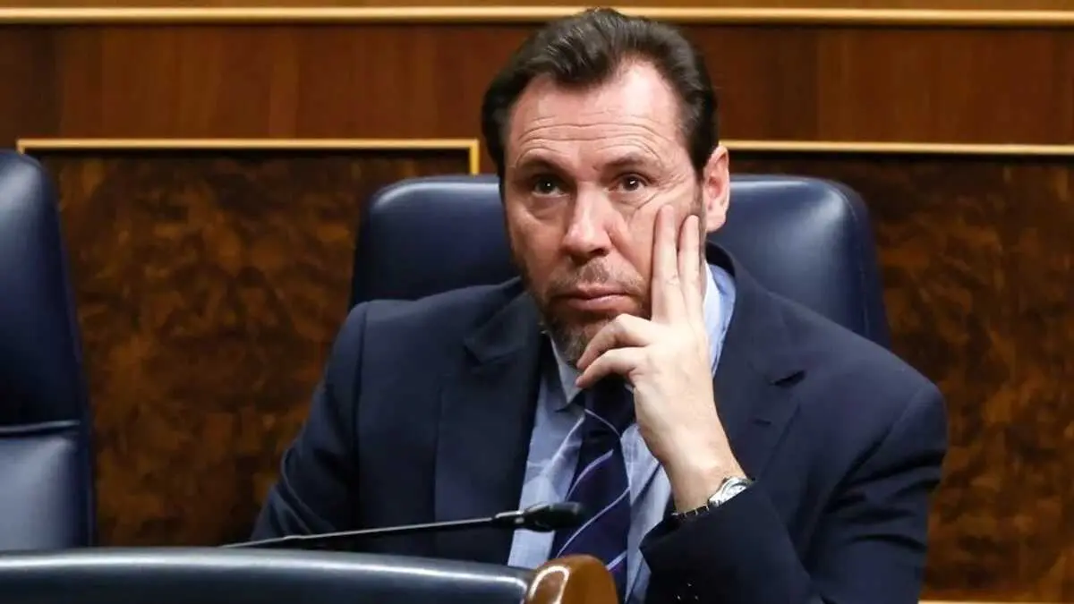 El ministro de Transportes y Movilidad Sostenible, &Oacute;scar Puente, en una imagen de archivo en el Congreso. Su departamento impulsa una reforma del C&oacute;digo Penal para castigar con hasta seis a&ntilde;os de prisi&oacute;n el robo de cable en la red ferroviaria.