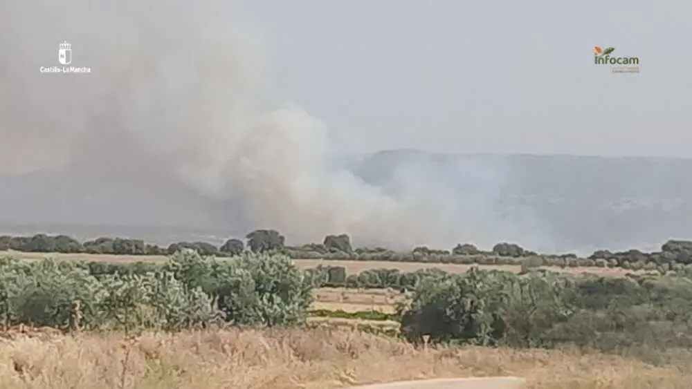 Nivel 1 en un incendio en Mazarambroz (Toledo) por grave da&ntilde;o forestal