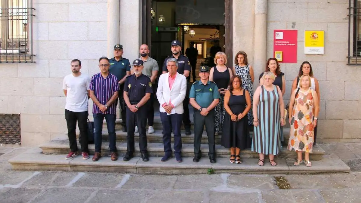 La Delegaci&oacute;n del Gobierno en Castilla-La Mancha ha condenado este viernes con un nuevo minuto de silencio otros tres asesinatos machistas