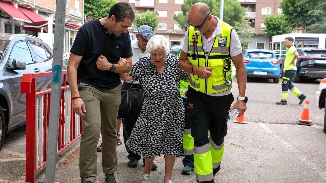 Personas alojadas en Talavera de la Reina (Toledo) procedentes de pueblos evacuados por el incendio de &Aacute;vila - EP/Juanma Jim&eacute;nez