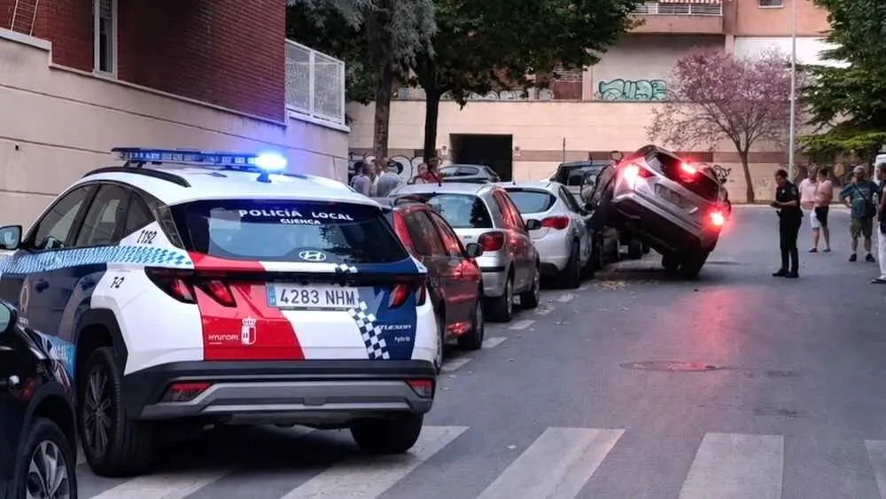 Herida una conductora tras colisionar con dos coches en Cuenca