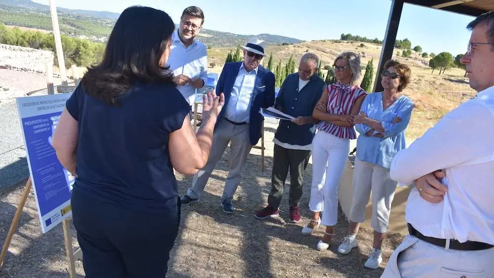 El consejero de Educaci&oacute;n, Cultura y Deportes, Amador Pastor, ha visitado el yacimiento de Erc&aacute;vica en Ca&ntilde;averuelas (Cuenca)