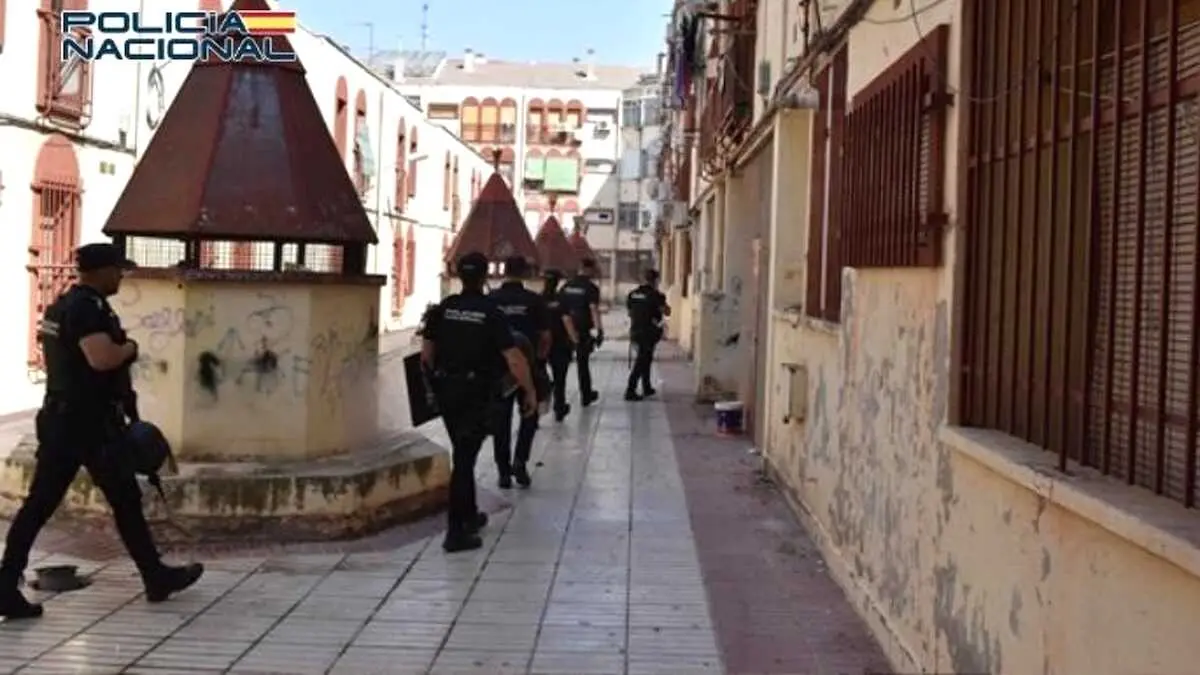 Diez detenidos en Alc&aacute;zar de San Juan (Ciudad Real) por agredir a polic&iacute;as en una detenci&oacute;n