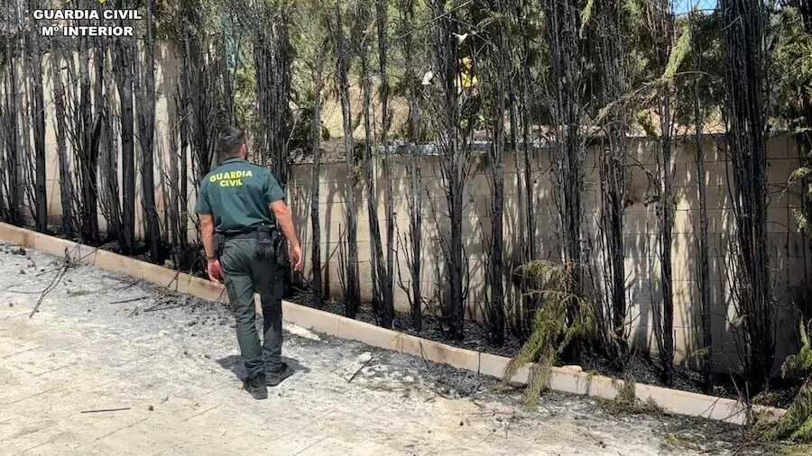 La Guardia Civil rescata a una mujer de un incendio en Socovos (Albacete)