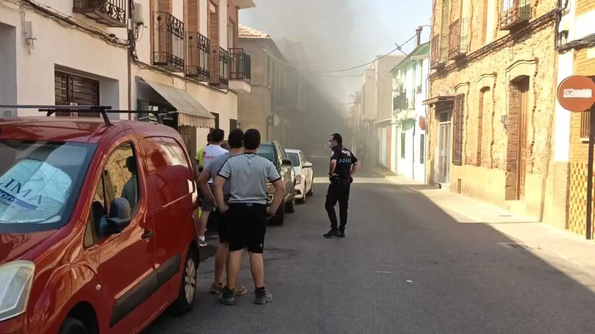 Un incendio en un garaje obliga a desalojar 20 viviendas en Malag&oacute;n (Ciudad Real)