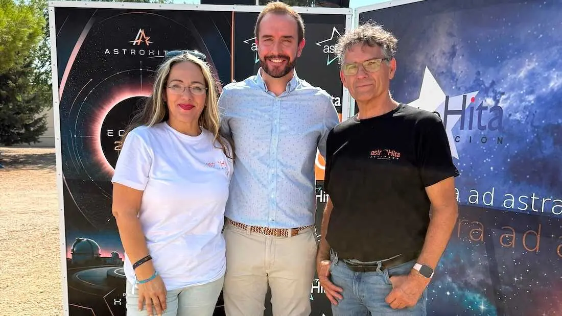 El director general de Universidades, Investigaci&oacute;n e Innovaci&oacute;n, Jos&eacute; Antonio Castro, durante la visita que ha realizado al Complejo Astron&oacute;mico de La Hita, gestionado por la Fundaci&oacute;n Astrohita.