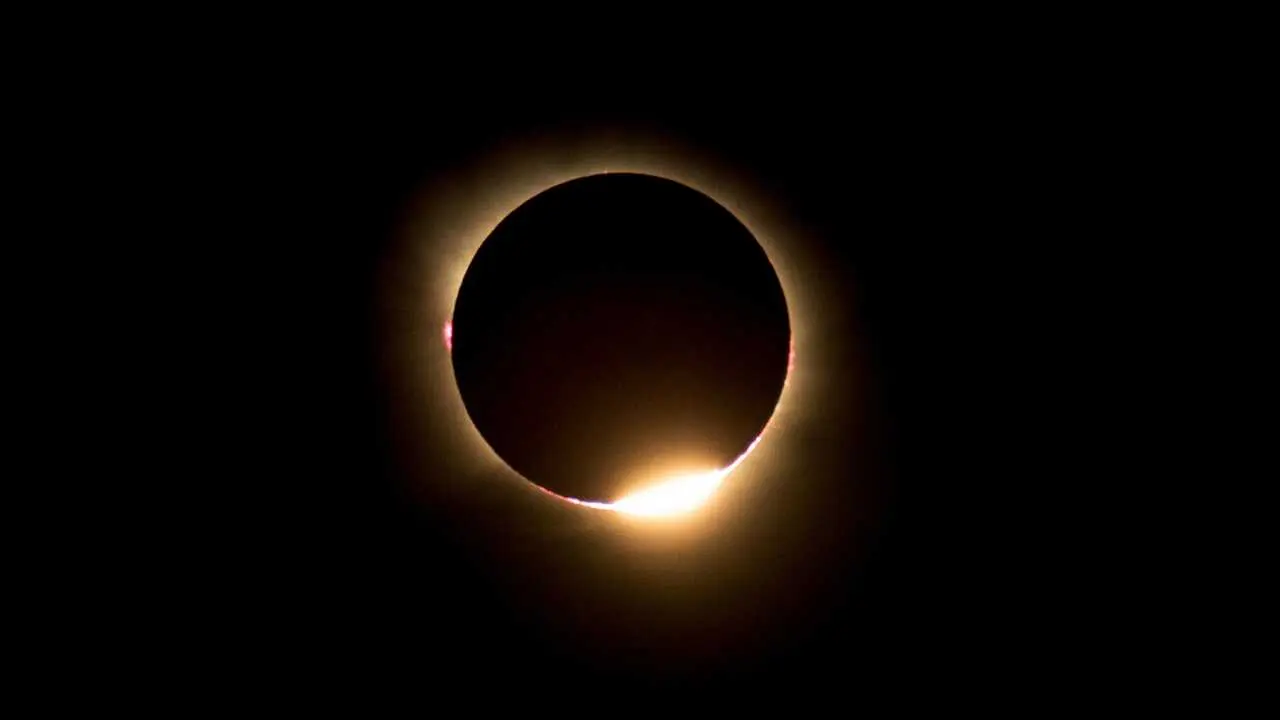 Vista del eclipse solar total este mi&eacute;rcoles en Cuenca - EFE/&Aacute;lvaro del Olmo