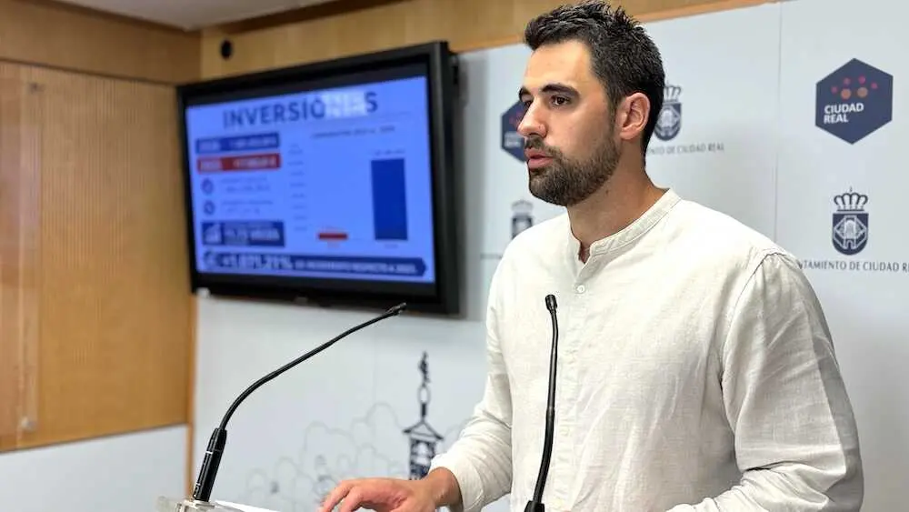 El concejal de Deportes de Ciudad Real, Pau Beltr&aacute;n, ha informado en rueda de prensa del plan de inversiones en instalaciones deportivas