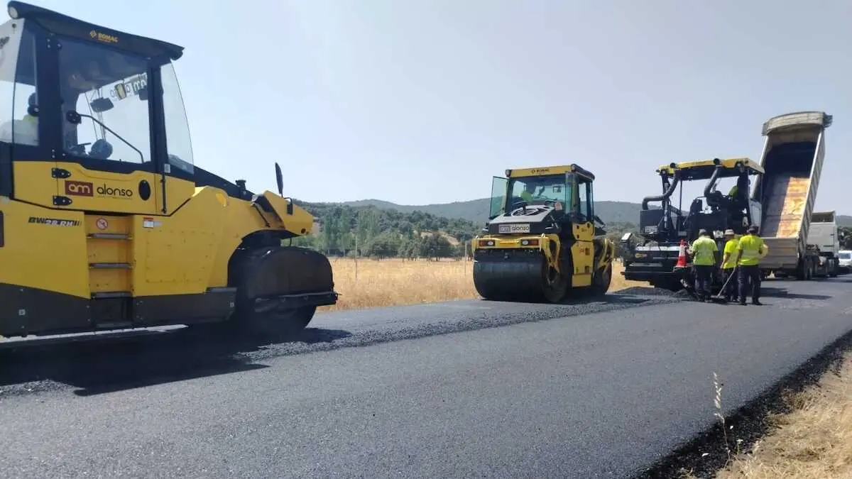 La Junta rehabilita cinco kil&oacute;metros de la CM-4017 entre Retuerta del Bullaque y Horcajo de los Montes y prepara otra fase en septiembre.