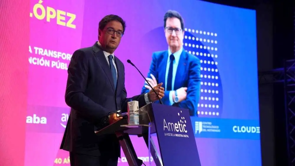 El ministro para la Transformaci&oacute;n Digital y de la Funci&oacute;n P&uacute;blica, &Oacute;scar L&oacute;pez, durante el 40 Encuentro de Econom&iacute;a Digital y Telecomunicaciones de la Asociaci&oacute;n Multisectorial de Empresas de Tecnolog&iacute;as de la Informaci&oacute;n, Comunicaciones y Electr&oacute;nica (AMETIC)