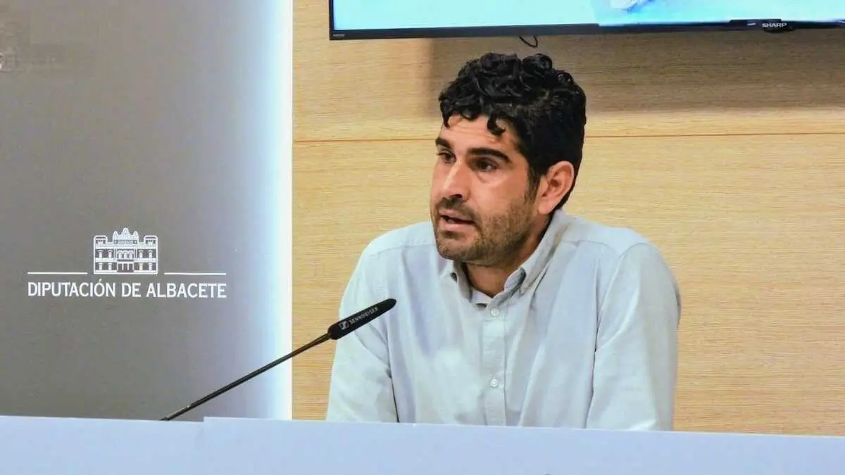 El diputado responsable del Área Social de la Diputaci&oacute;n de Albacete, José González, en rueda de prensa