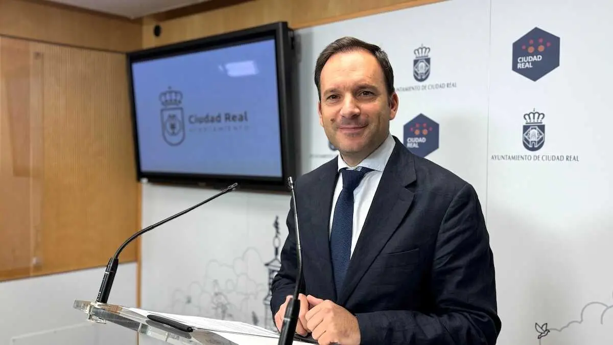 El portavoz del equipo de Gobierno del Ayuntamiento de Ciudad, Guillermo Arroyo, ha informado en rueda de prensa de los asuntos de la Junta de Gobierno Local.
