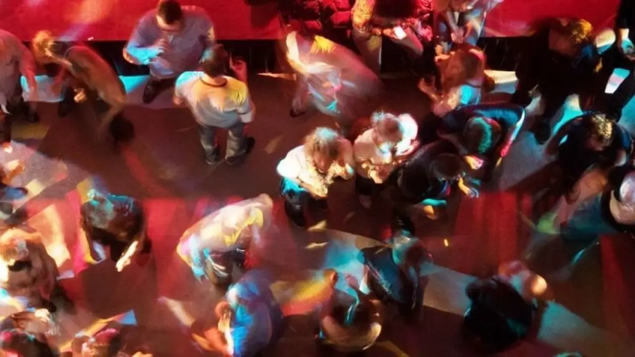 Indignación con una discoteca que anima a sus clientes a darse una 'putivuelta'