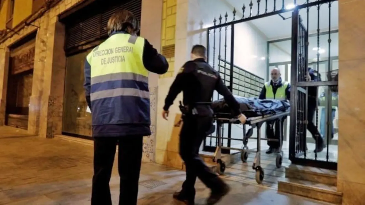 Investigan el hallazgo de unos restos humanos en el interior de una vivienda, cadáver, policía, judicial, suceso, asesinato, machista, 