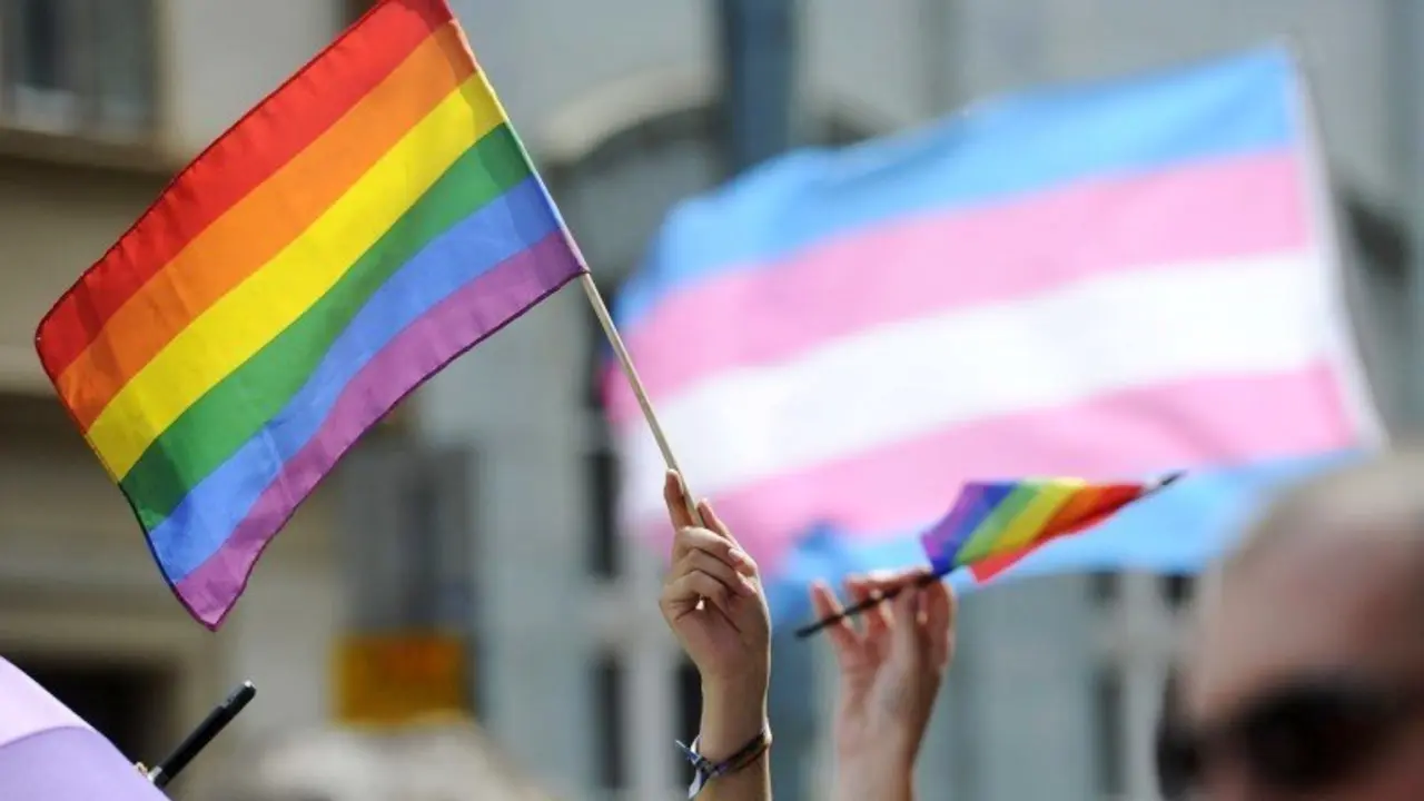 Una menor transexual se quita la vida ante la 'presión social y acoso' que sufría, LGTBI, gay, homosexual, lesbiana, homofobia, trans,