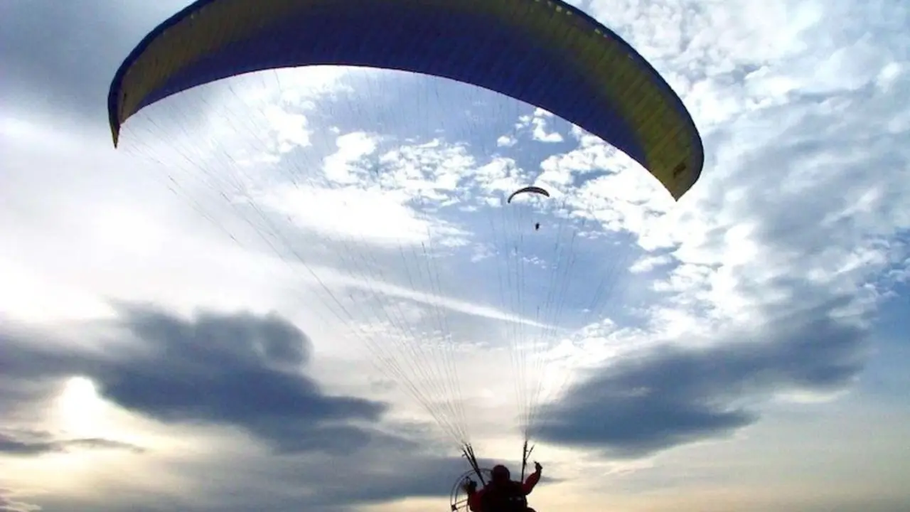 Una persona herida trasladada al Hospital tras un accidente de parapente en Caudete (Albacete)