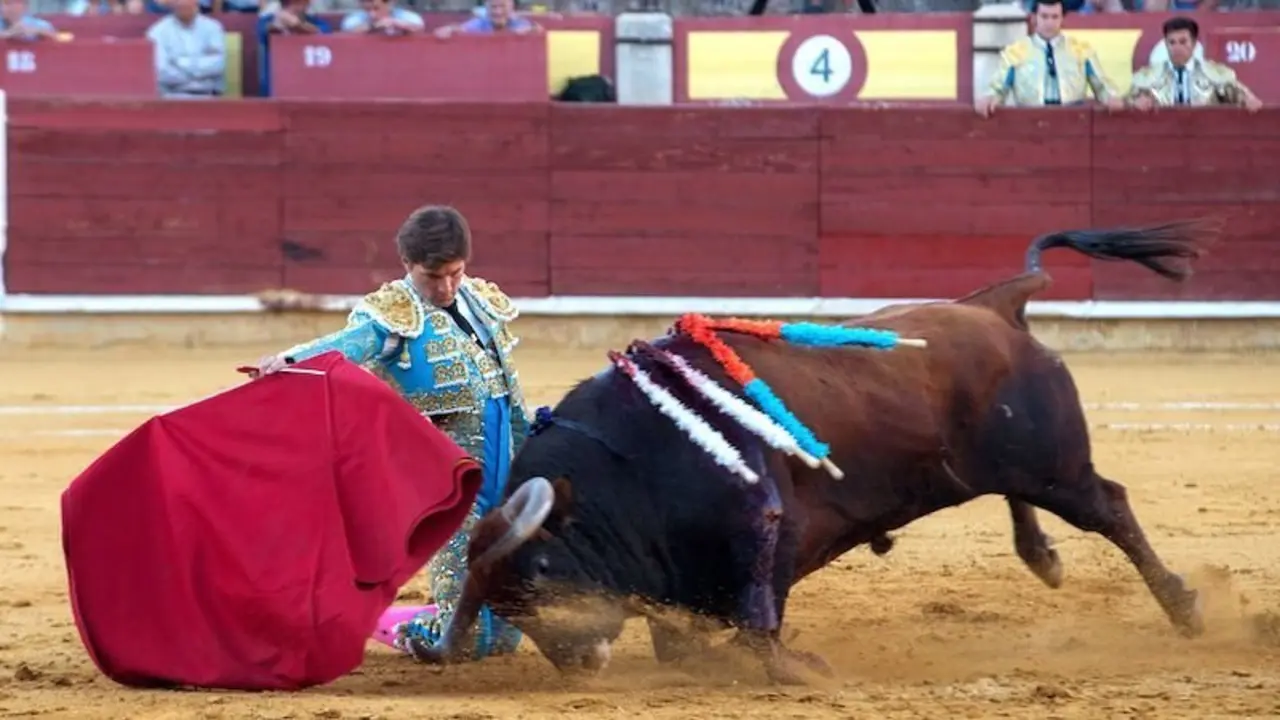 El diestro Juan Leal en el cuarto festejo de la Feria de Ciudad Real, compartiendo cartel con Fernando Tendero y Joaquín Galdós, con toros de Las Monjas - EFE/Mariano Cieza