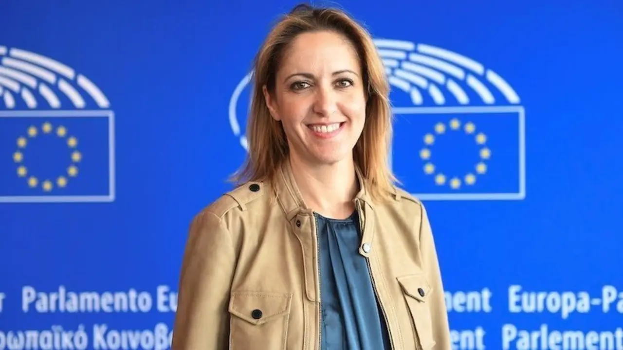 La eurodiputada del PSOE, Cristina Maestre, en el Parlamento Europeo