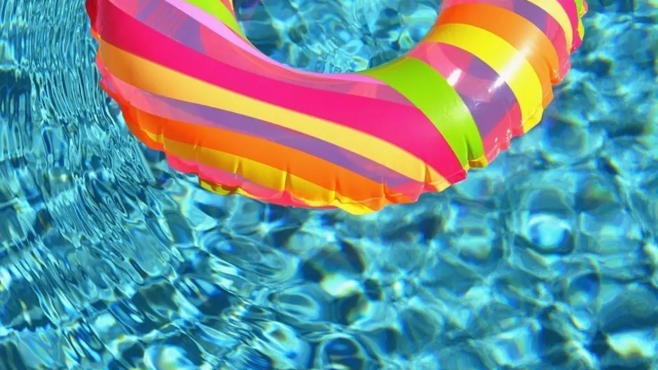  swim-ring-84625_640 