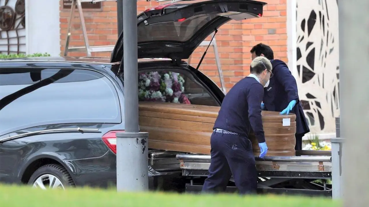 cadáver, entierro, funeraria, muerto, asesinato, violencia machista, violencia de género, crimen, muerto, muerta, coronavirus, residencia,