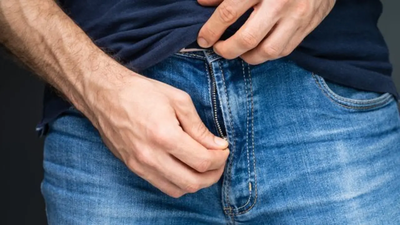 Una investigadora alerta del efecto a largo plazo que causa el coronavirus en los hombres,&nbsp;disfunción eréctil, bragueta, pene, masturbación, sexo, violación