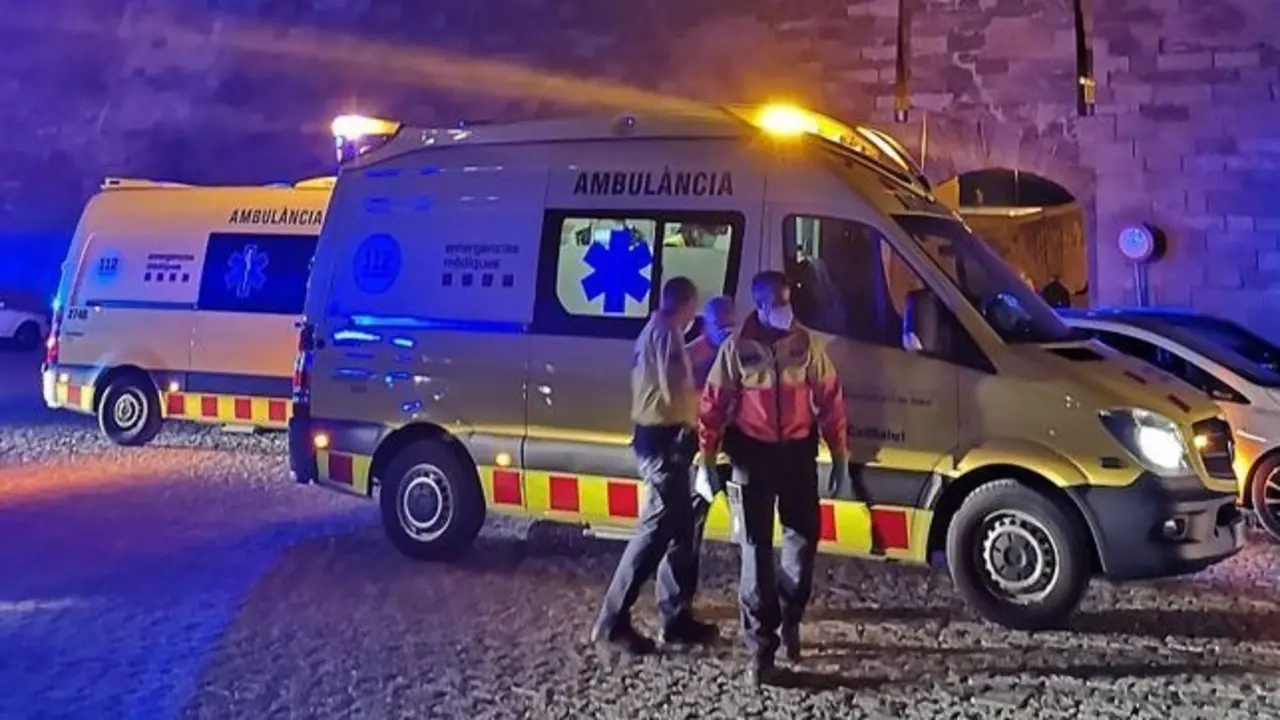 Un policía mata brutalmente&nbsp;a un joven detenido: le ahoga y asfixia hasta la muerte, ambulancia, accidente,