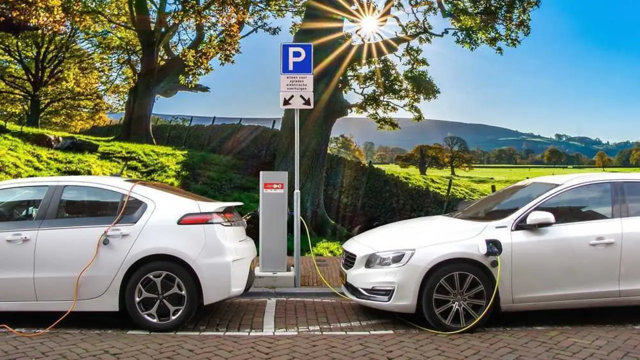 El avance de los coches y sus emisiones - Fuente: Pixabay.com, coches eléctricos, vehículo eléctrico