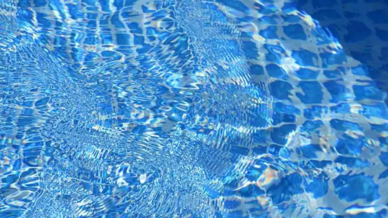 Cómo regular el pH de la piscina y tener el agua transparente