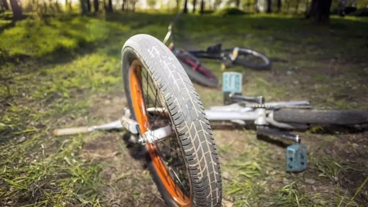 Rescatan a un ciclista hallado muerto en un paraje en extrañas circunstancias, bicicleta,&nbsp;