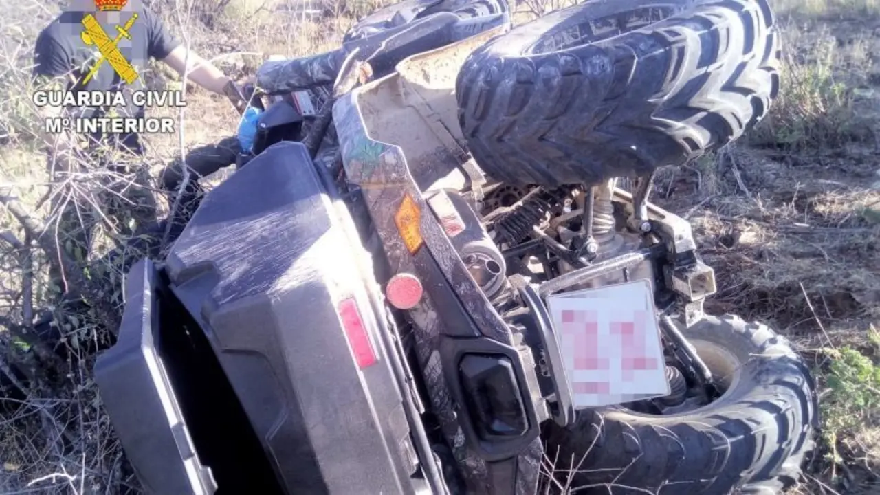 La Guardia Civil auxilia a dos hombres accidentados con un quad en Almonacid de Toledo