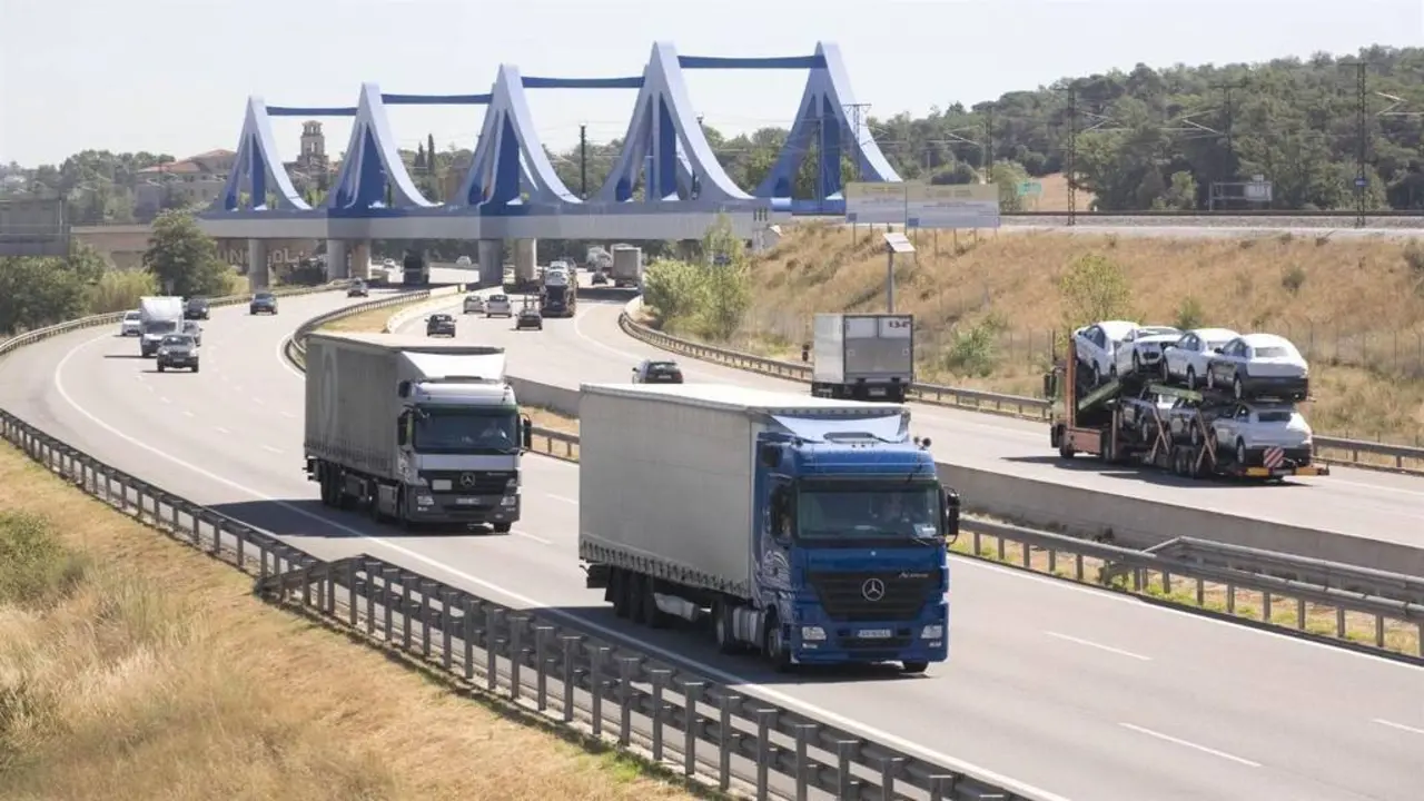 Castilla-La Mancha convoca pruebas de competencia profesional en transporte de mercancías y viajeros, camión, camiones, transportes,&nbsp;