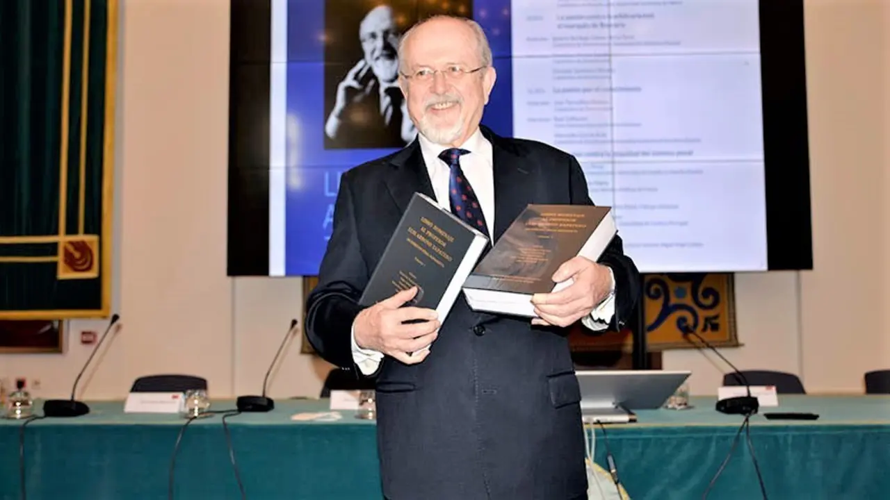 La UCLM homenajea a su rector honorario, Luis Arroyo, con motivo de su jubilación