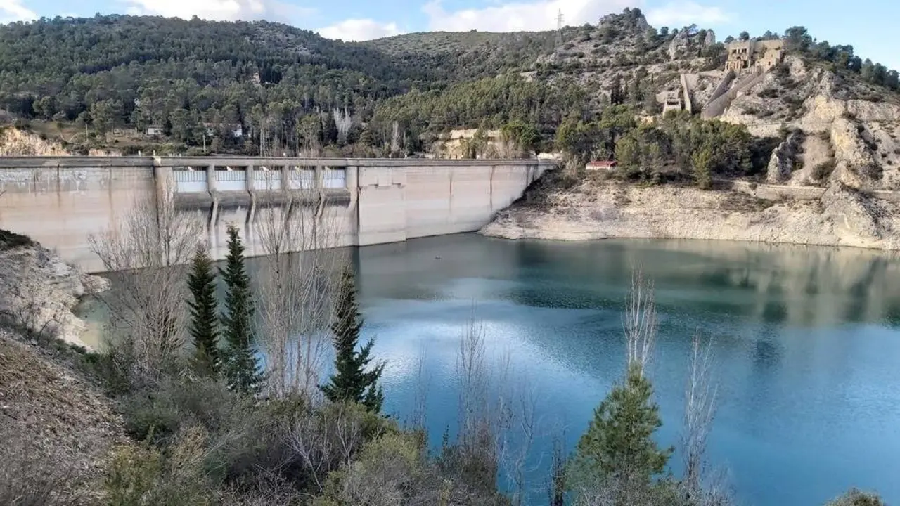 En la imagen el embalse de Entrepeñas en la cabecera del río Tajo - Fotografía: @rioTajoVIVO