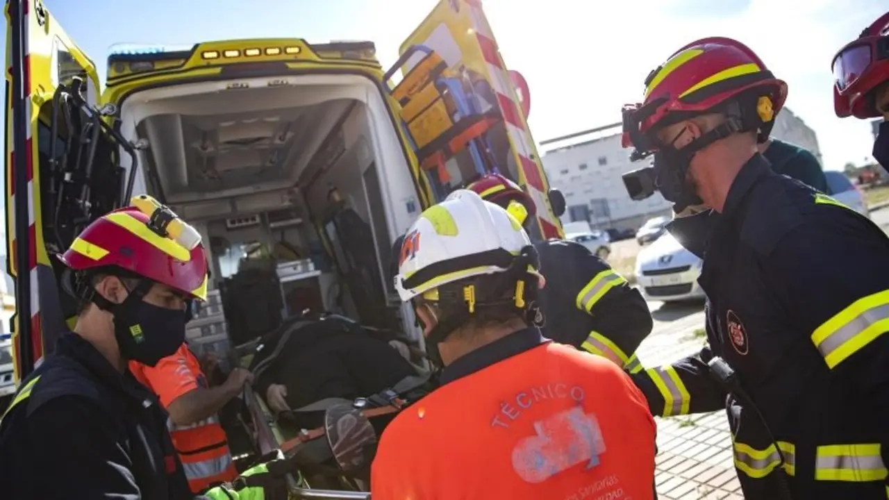 ambulancia, accidente de tráfico, bomberos, víctima, asesinato, crimen, choque, colisión, trabajador, accidente laboral, reyerta, incendio, fuego, rescate,&nbsp;