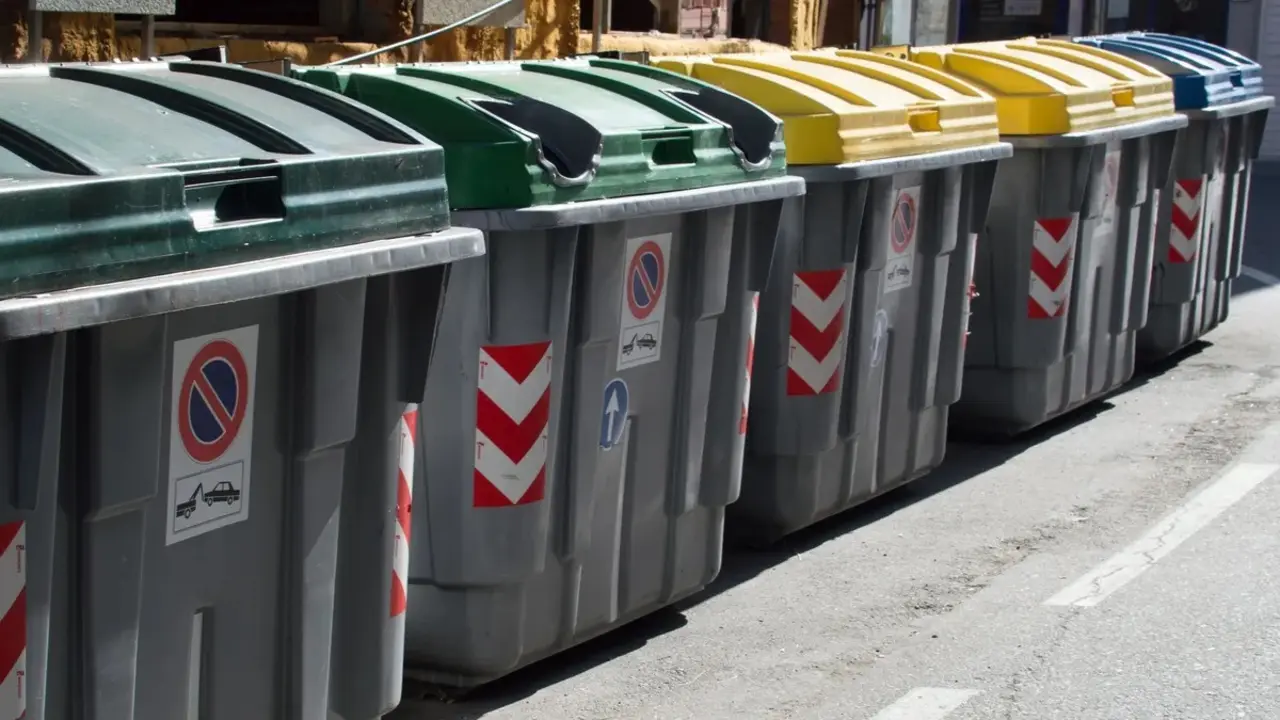Encuentran un cráneo con forma humana en un contenedor: investigan el hallazgo, contendores, reciclaje, basura, residuos,&nbsp;