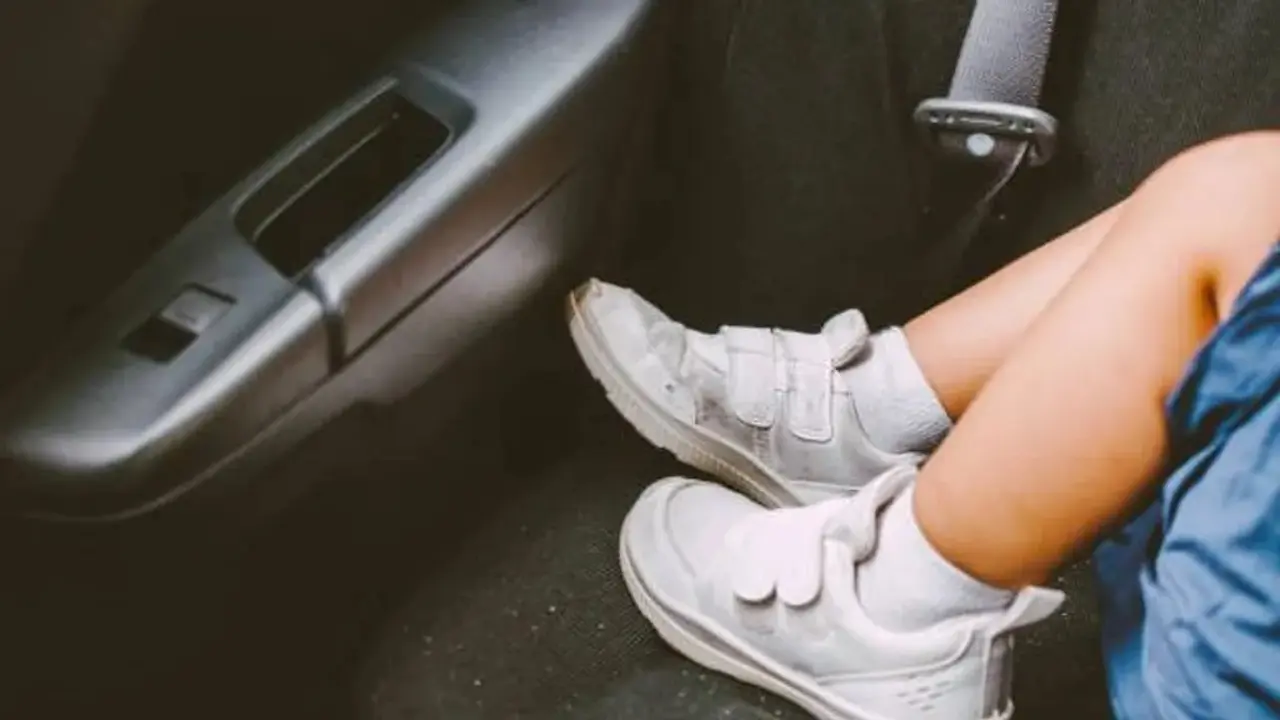 Muere un bebé de 3 meses al ser olvidado por sus padres dentro del coche al calor