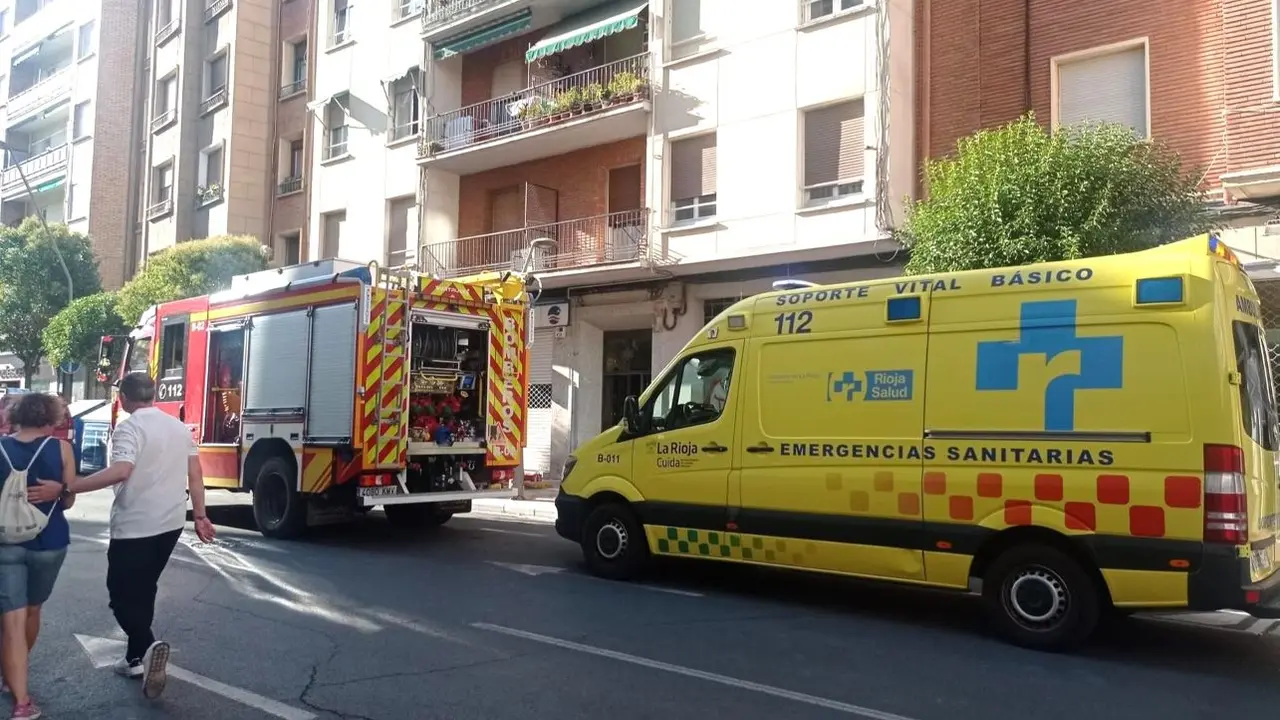 Muere un hombre tras registrarse una explosión en su vivienda de un edificio, ambulancia, cadáver, accidente, asesinato, reyerta, incendio, bomberos,&nbsp;