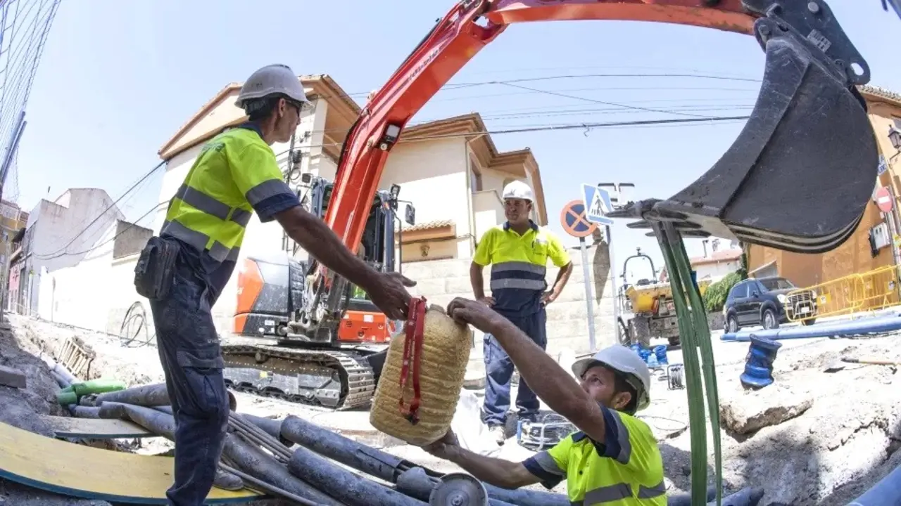 trabajadores, construcción, operarios, empleados, empleo, EPA, paro, albañiles, trabajo