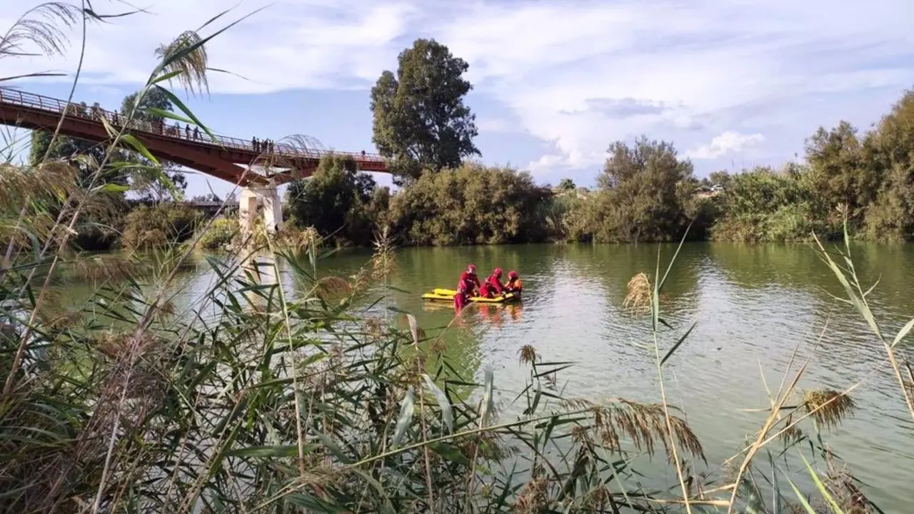 Rescatan el cuerpo sin vida de un hombre cerca de la desembocadura de un río, geas,&nbsp;