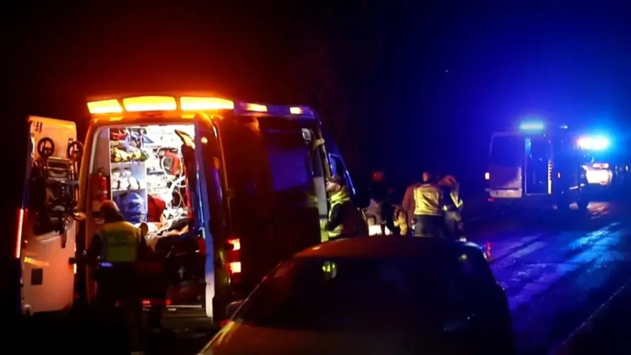 Dos hermanos menores son atropellados y uno de ellos muere: el conductor fugado, ambulancia, accidente, atropello, tráfico, choque, colisión,&nbsp;