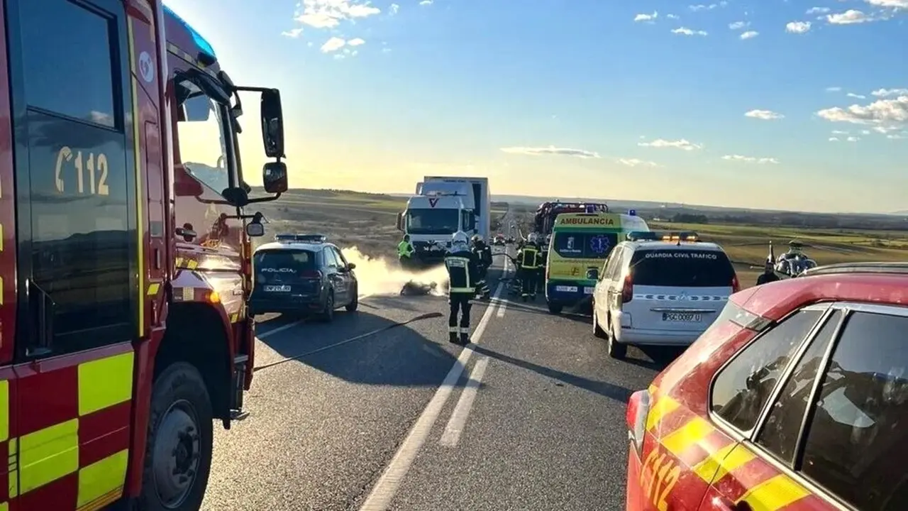 Muere un joven motorista de 23 años tras chocar frontalmente con un camión en Yepes (Toledo) - Fotografía: CPEIS