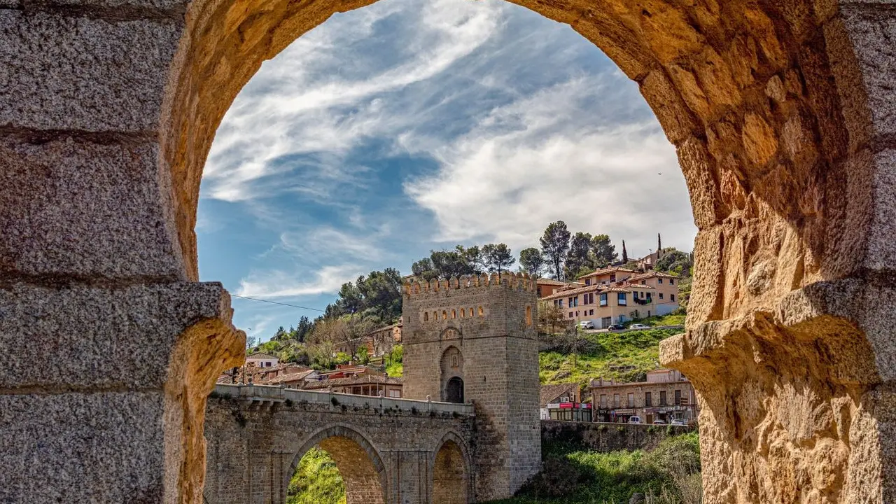 El turismo inteligente supone un impulso en Castilla-La Mancha. En la imagen la ciudad de Toledo - Imagen de <a href="https://pixabay.com/es/users/javieralamo-6344665/?utm_source=link-attribution&amp;utm_medium=referral&amp;utm_campaign=image&amp;utm_content=4917312">javier alamo</a> en <a href="https://pixabay.com/es//?utm_source=link-attribution&amp;utm_medium=referral&amp;utm_campaign=image&amp;utm_content=4917312">Pixabay</a>
