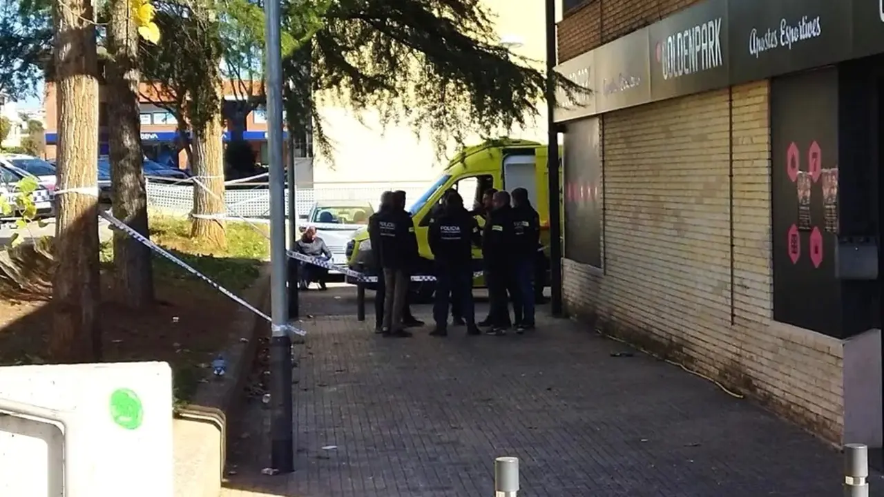 Asesinado un hombre en su coche al recibir un tiro en la cabeza desde una moto, asesinato, crimen, tiroteo, reyerta, cadáver,&nbsp;
