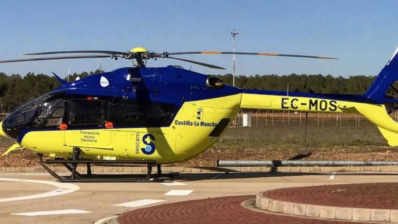En la imagen de archivo un helicóptero del servicio de transporte sanitario del Servicio de Salud de Castilla-La Mancha (Sescam)