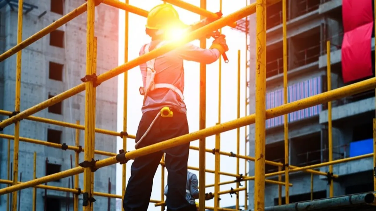 Muere un hombre tras caer desde un andamio y la Policía detiene a un trabajador, construcción, obra, trabajador, riesgos laborales, empleo, reforma, seguridad laboral,&nbsp; salud laboral,&nbsp;