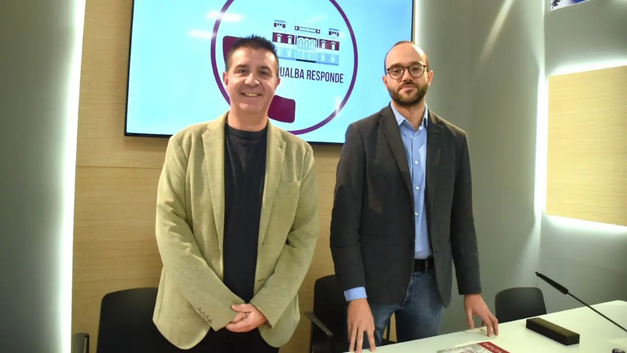 El presidente de la Diputación de Albacete, Santiago Cabañero, junto al vicepresidente, Fran Valera, ha presentado la nueva convocatoria 'Dipualba Responde Inversiones'