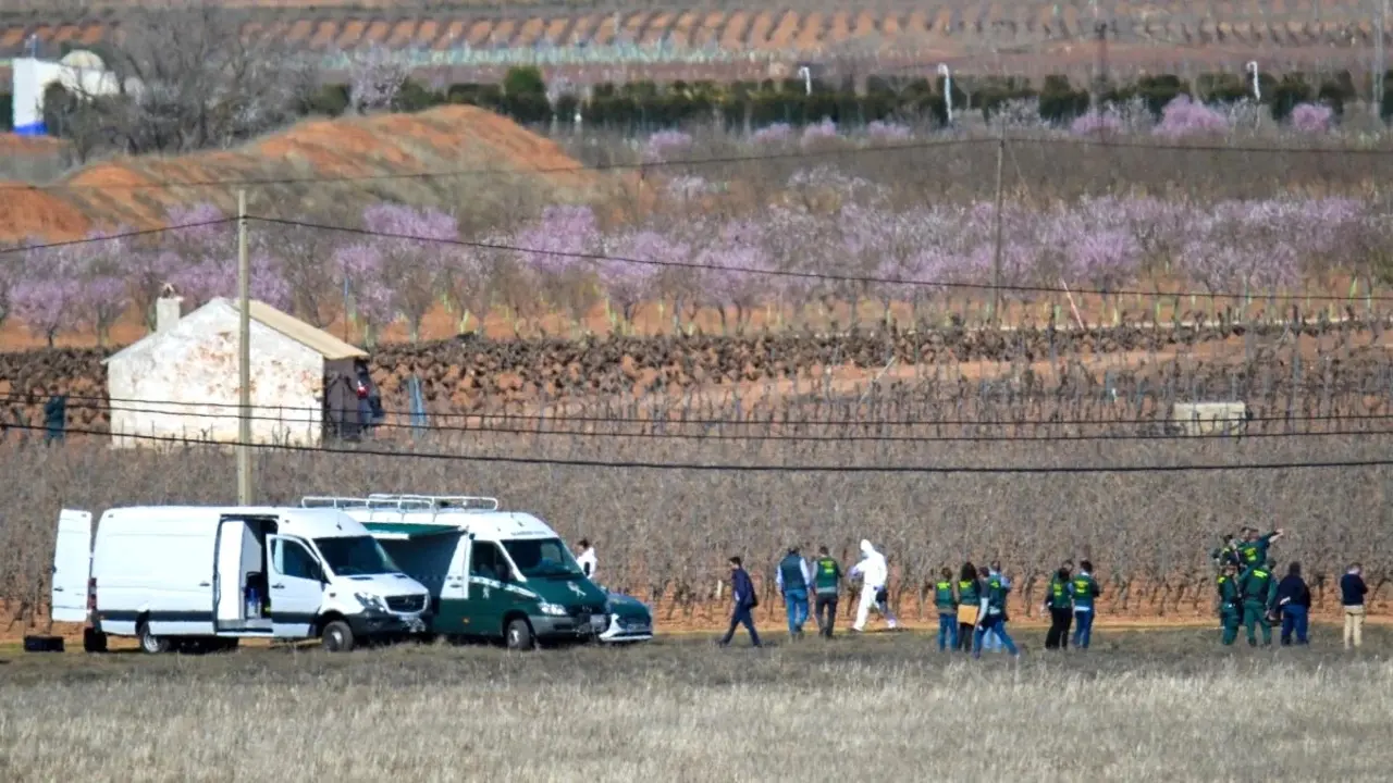 La Guardia Civil registra una finca cerca de Valdepeñas (Ciudad Real) en el marco de la investigación de la desaparición de Juan Miguel Isla - EFE/Jesús Monroy