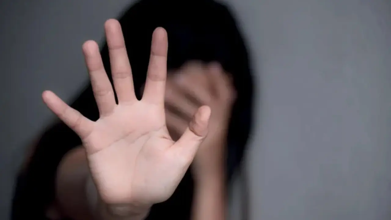 Una niña de 14 años, violada a punta de cuchillo por dos hombres en unos baños, violación, agresión sexual, violencia de género, abusos sexuales, abuso sexual, violencia machista