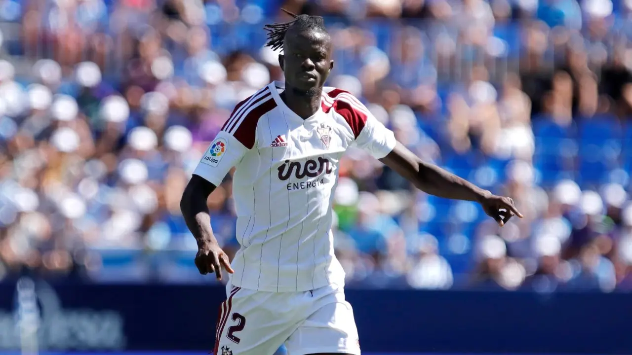 El central camerunés Mohamed Djetei renueva con el Albacete hasta el 2026